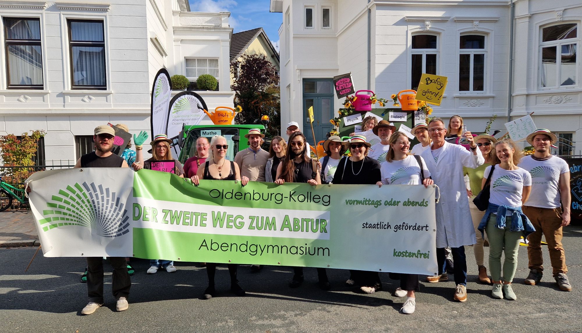 Du betrachtest gerade Oldenburg-Kolleg beim Kramermarktsumzug